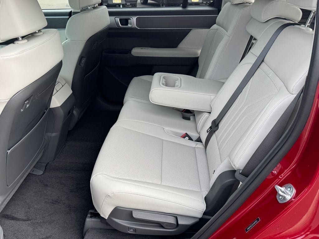 New 2027 Hyundai Santa Fe SEL FWD image 13