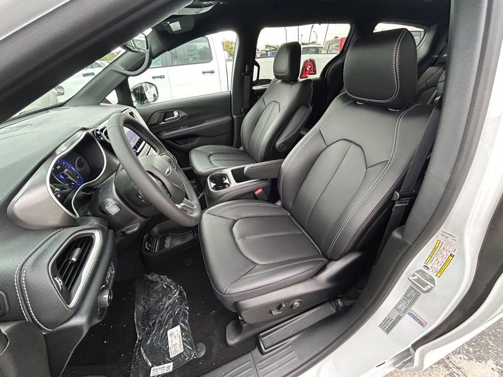 New 2026 Chrysler Pacifica Select image 27