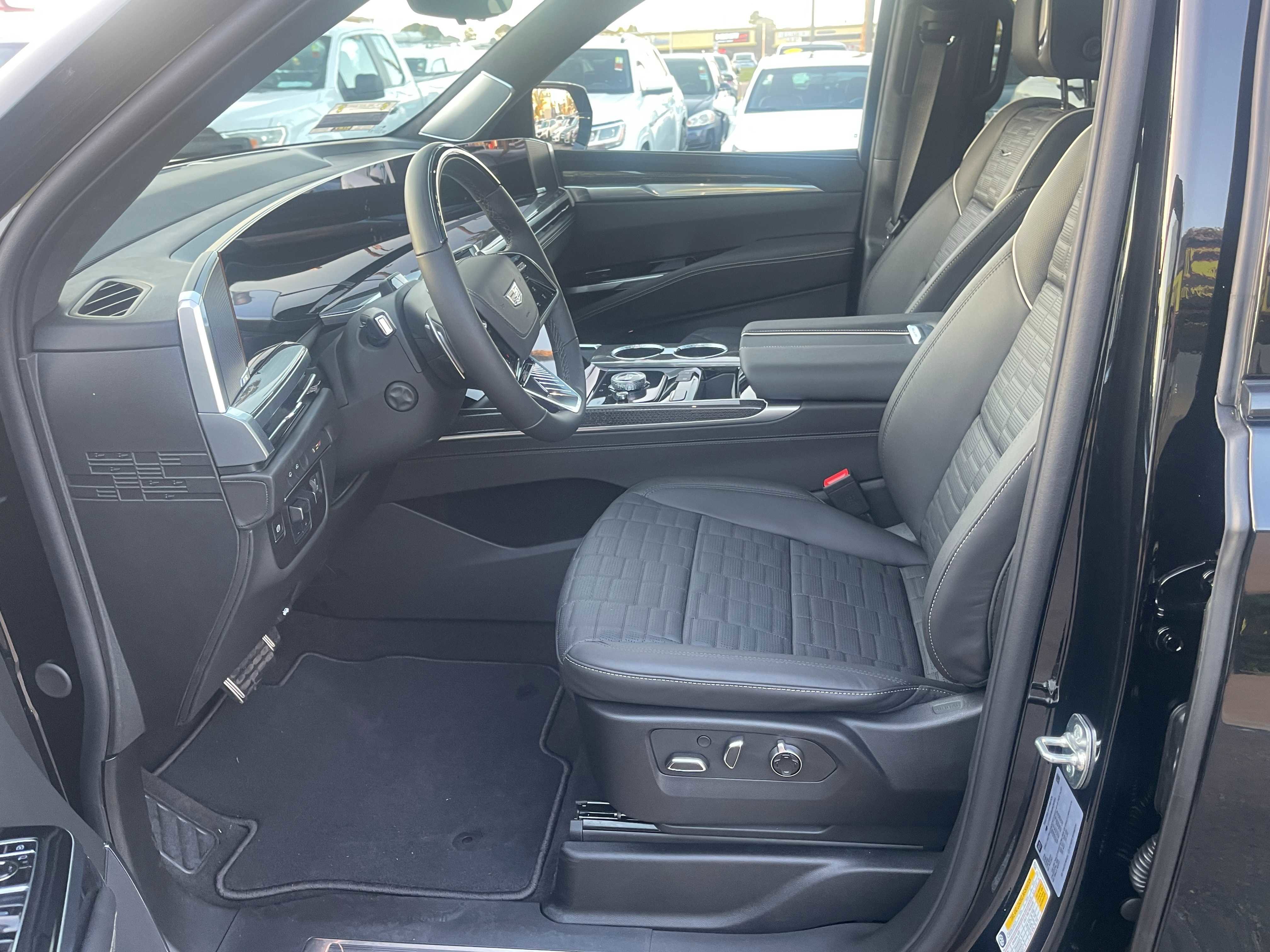 Used 2025 Cadillac Escalade ESV V image 27