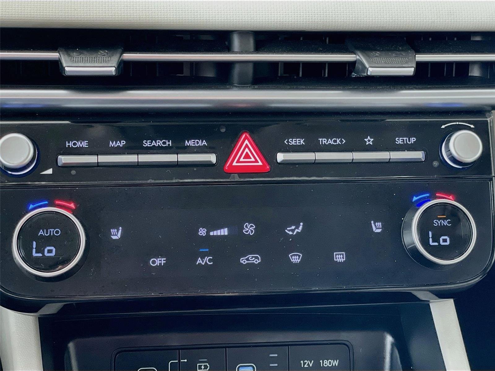 Certified 2025 Hyundai Tucson SEL AWD/4WD image 17
