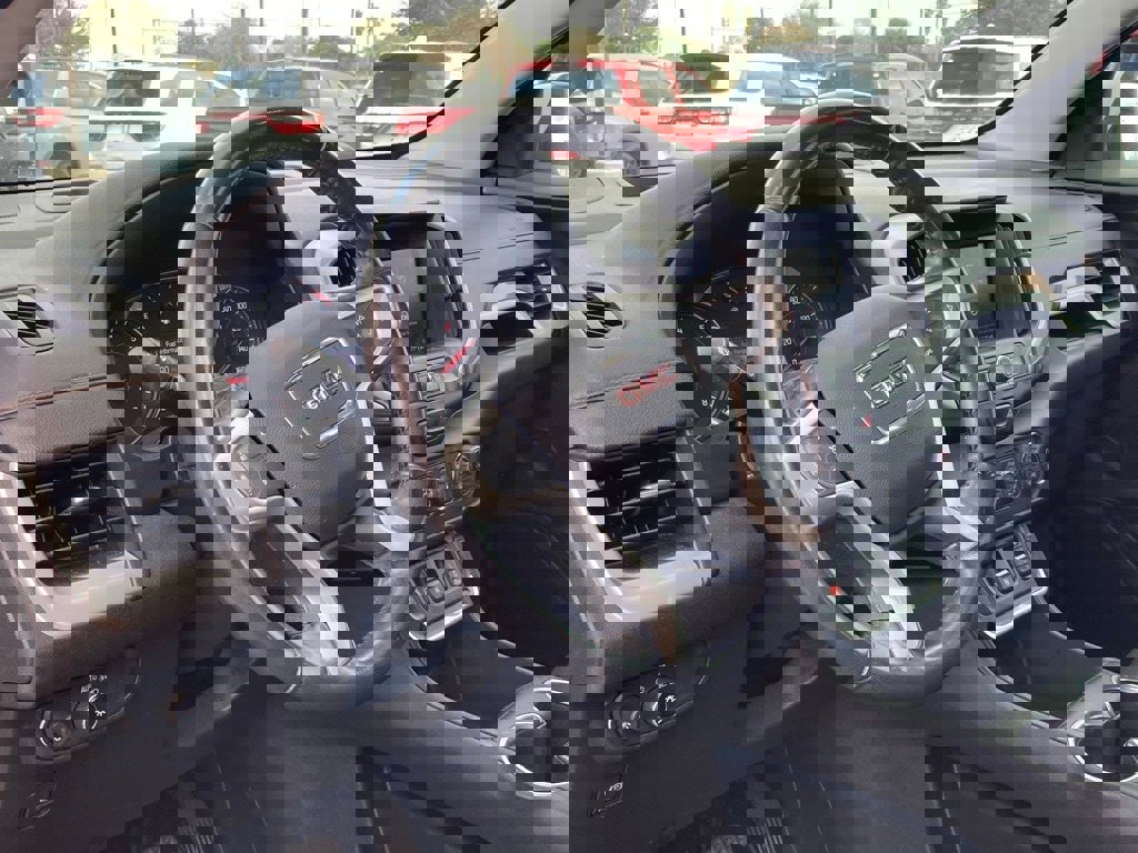 Used 2021 GMC Terrain SLE w/ Driver Convenience Package image 8