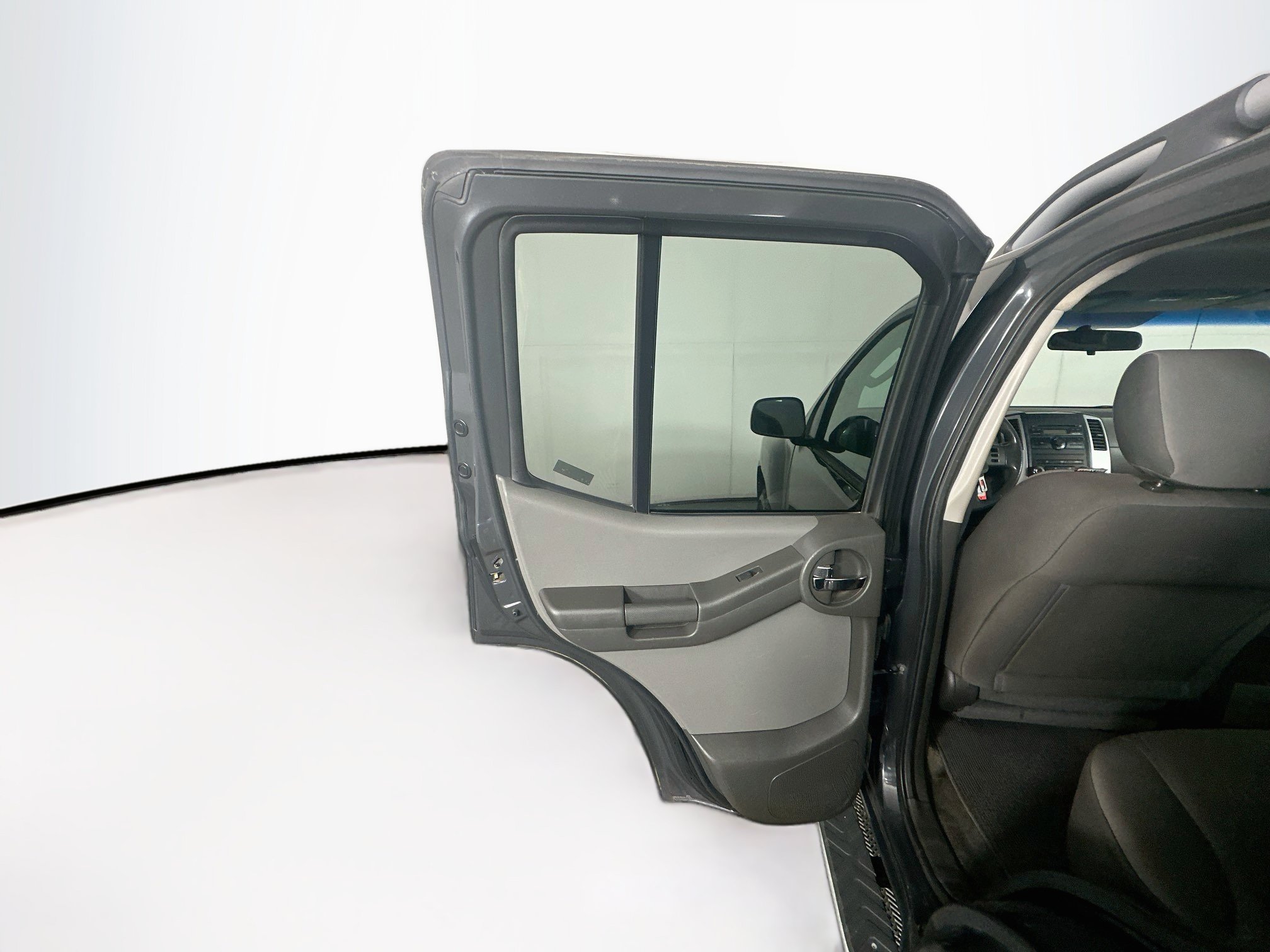 Used 2011 Nissan Xterra S AWD/4WD image 23