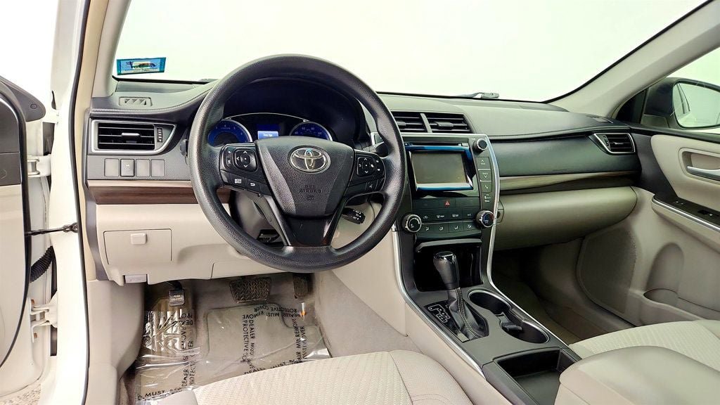 Used 2015 Toyota Camry LE FWD image 12