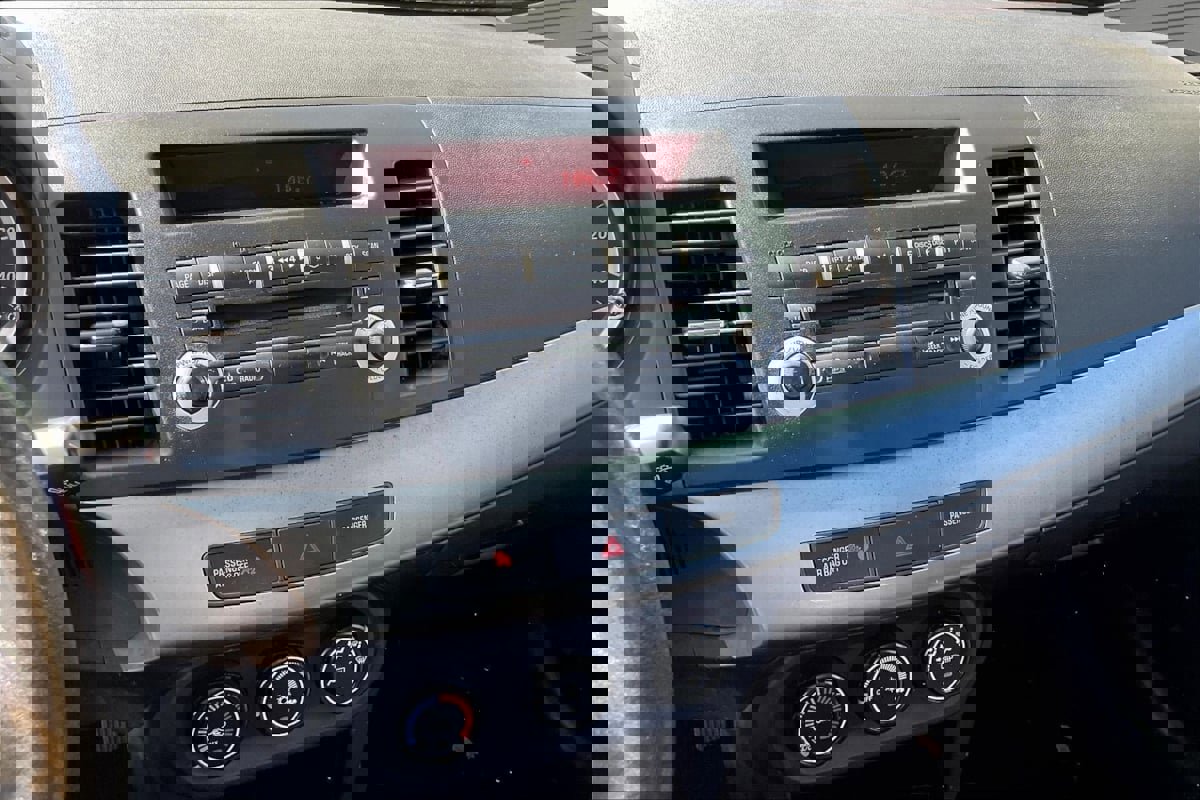 Used 2011 Mitsubishi Lancer ES image 9