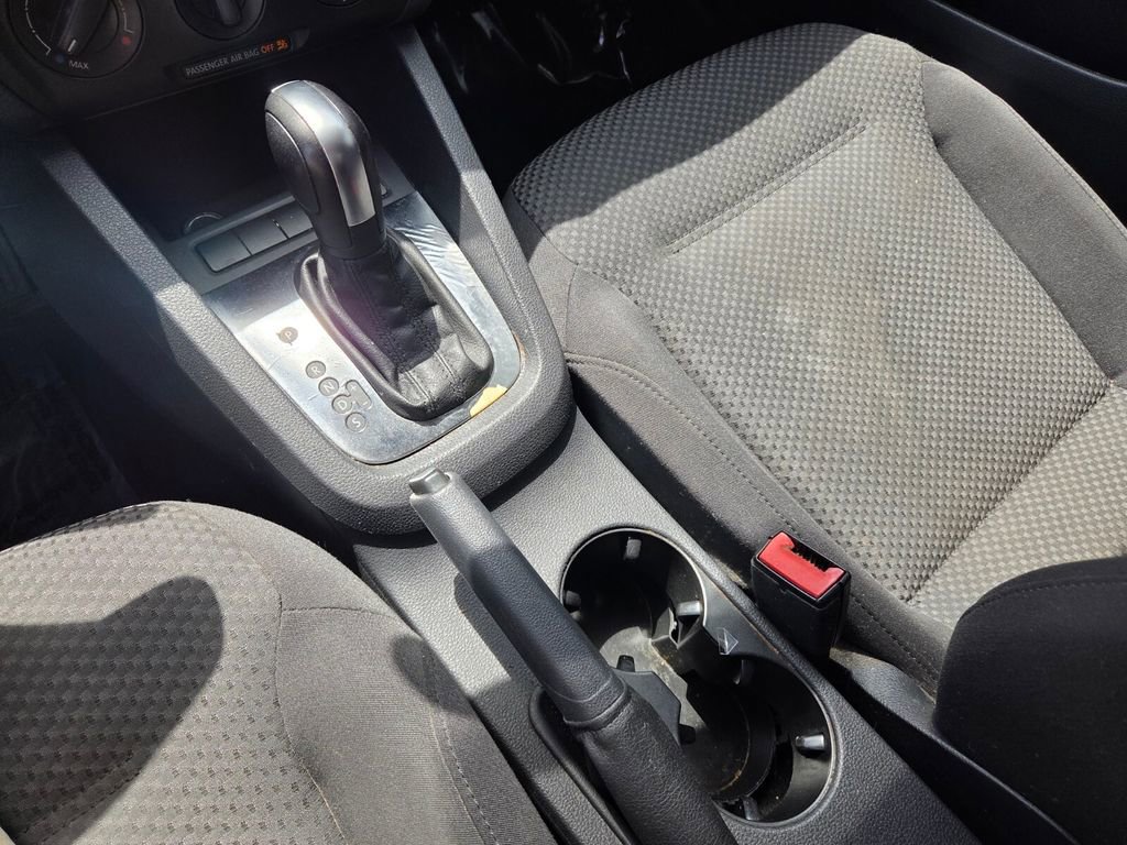 Used 2011 Volkswagen Jetta Sedan FWD image 25