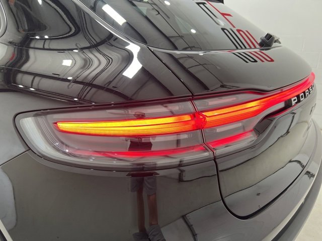 Used 2025 Porsche Macan T image 44