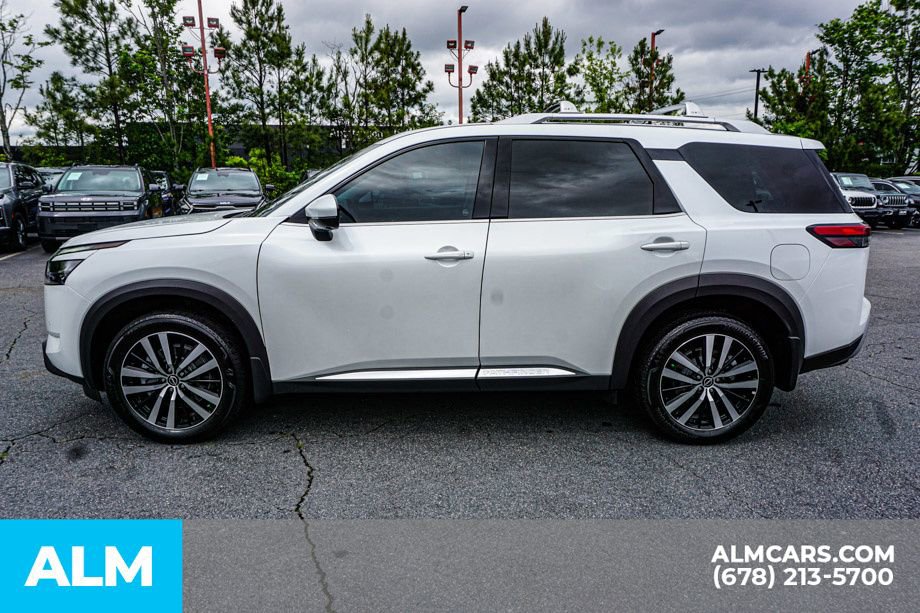 Used 2025 Nissan Pathfinder Platinum w/ Cargo Package AWD/4WD image 7