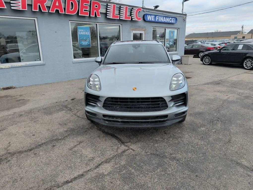 Used 2021 Porsche Macan w/ Premium Package image 2