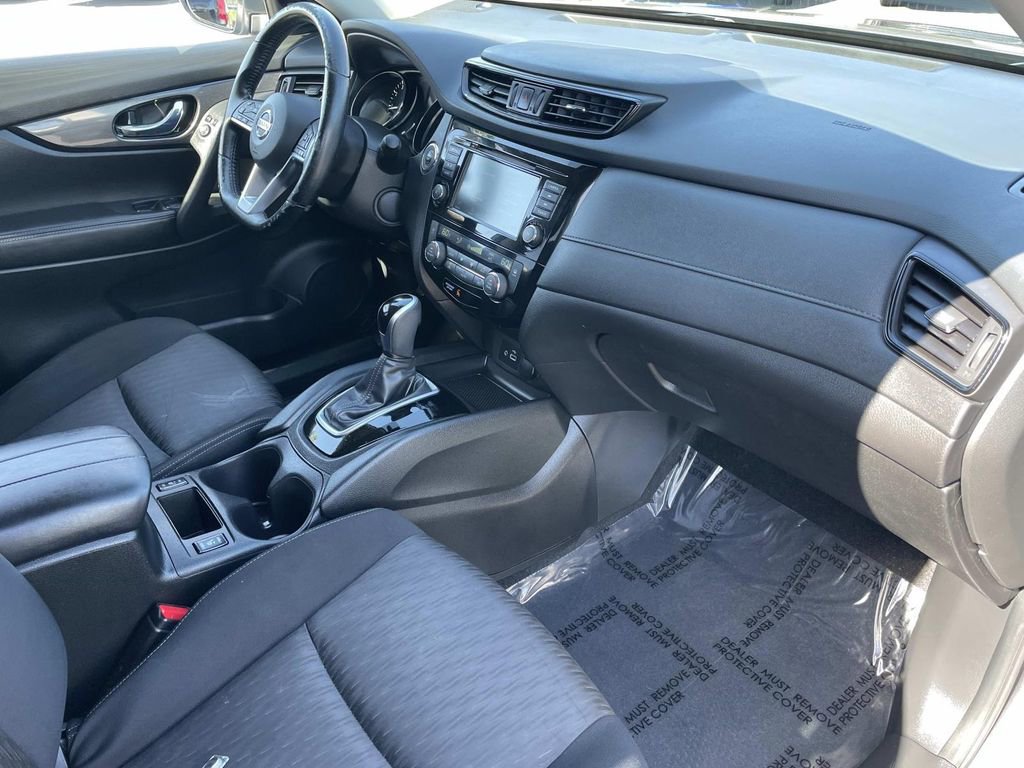 Used 2020 Nissan Rogue SV FWD image 29