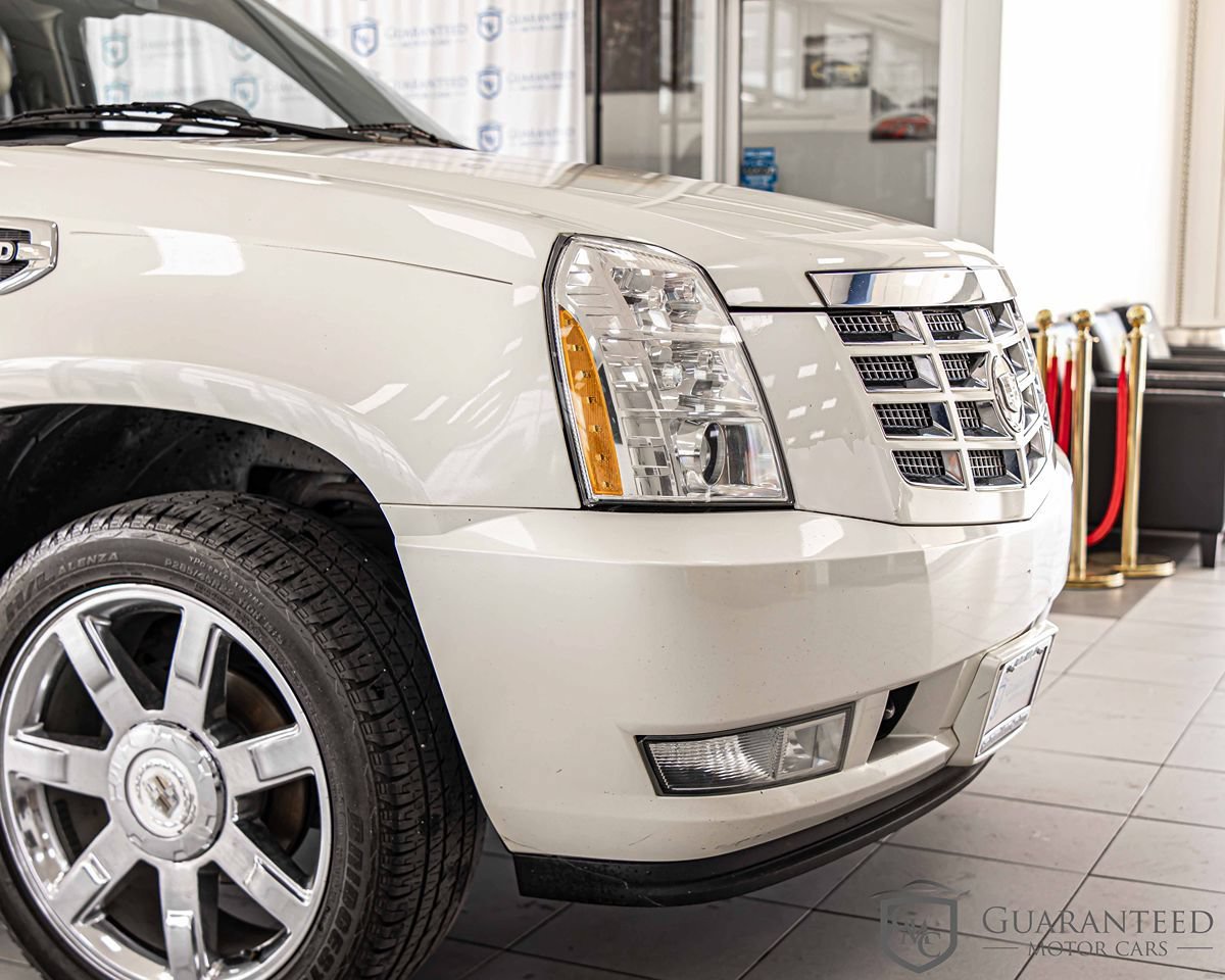 Used 2010 Cadillac Escalade 2WD Hybrid image 4
