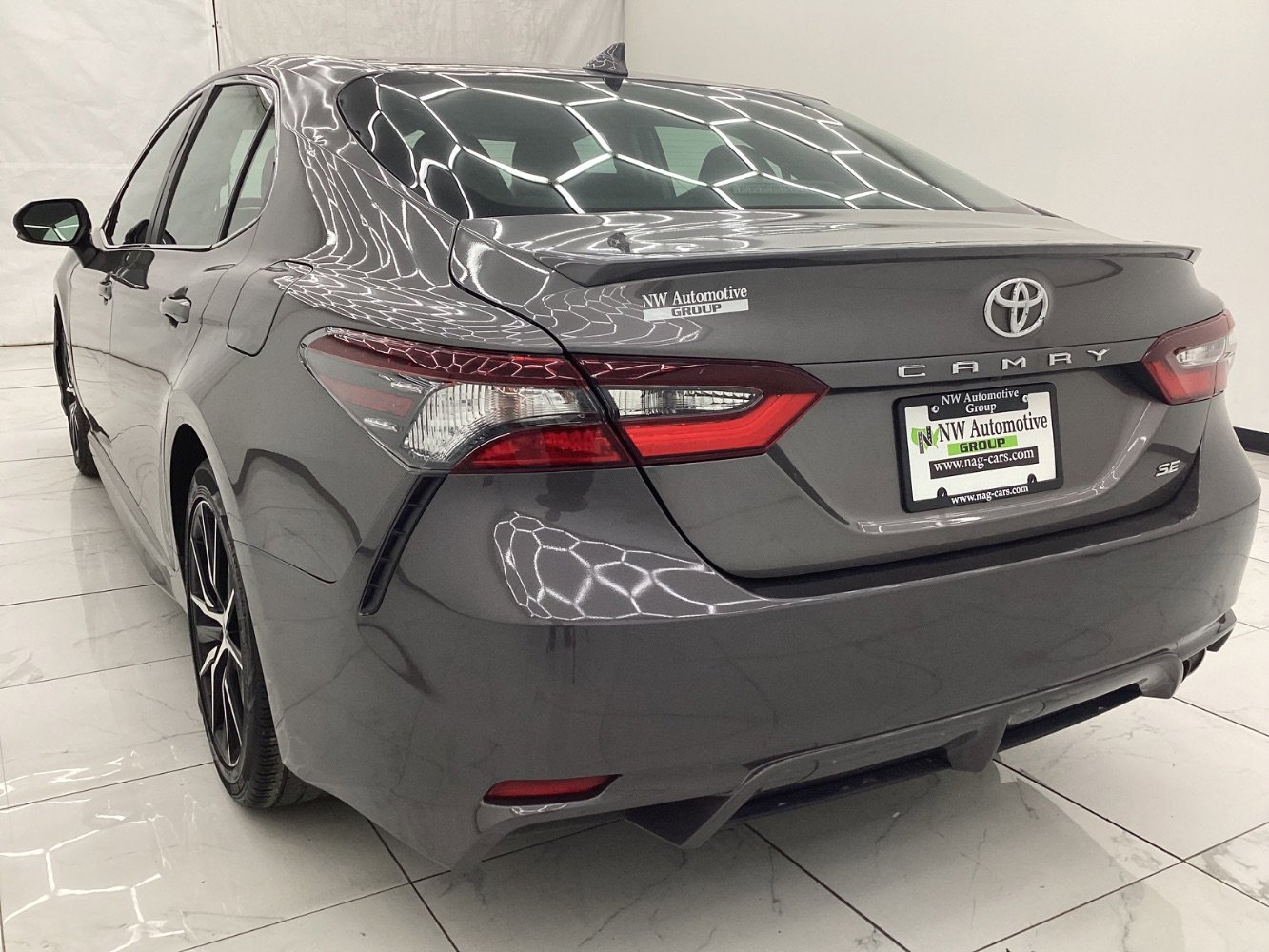 Used 2022 Toyota Camry SE image 8