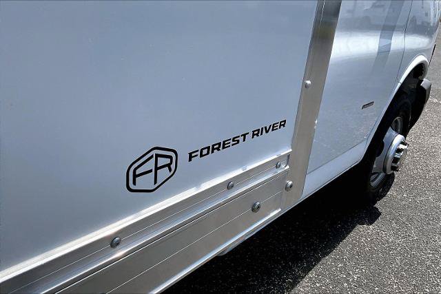 New 2025 Chevrolet Express 3500 w/ Driver Convenience Package RWD image 4