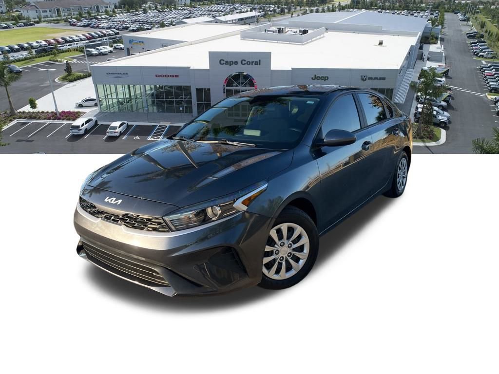 Used 2023 Kia Forte LX image 2
