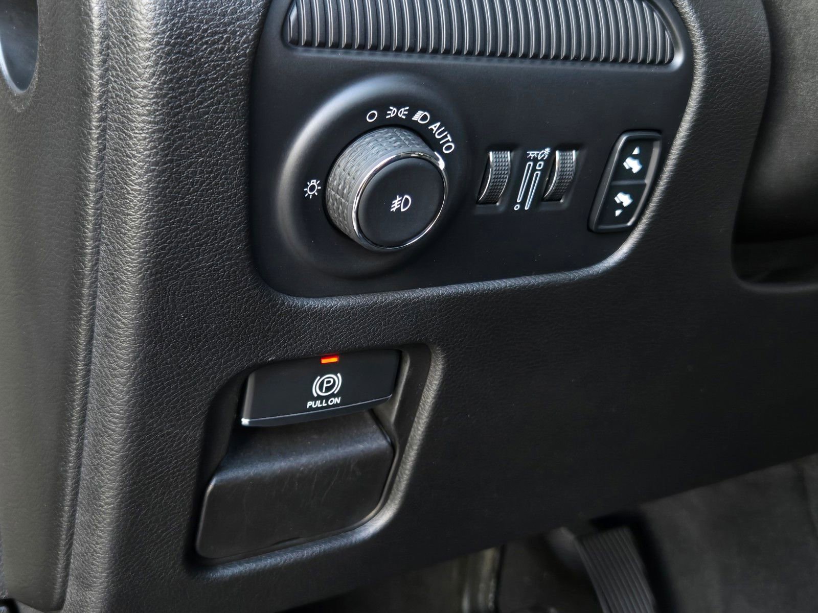 Used 2024 Jeep Wagoneer L Series II w/ Flexible Seating Group image 20