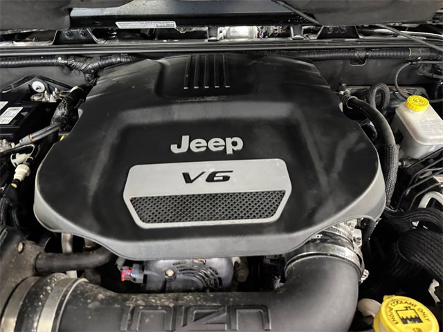 Used 2014 Jeep Wrangler Unlimited Sahara w/ Connectivity Group image 6