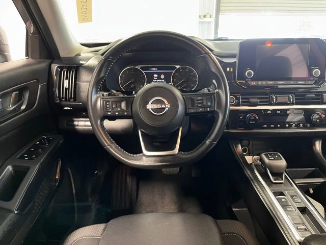 Used 2024 Nissan Pathfinder SV FWD image 20