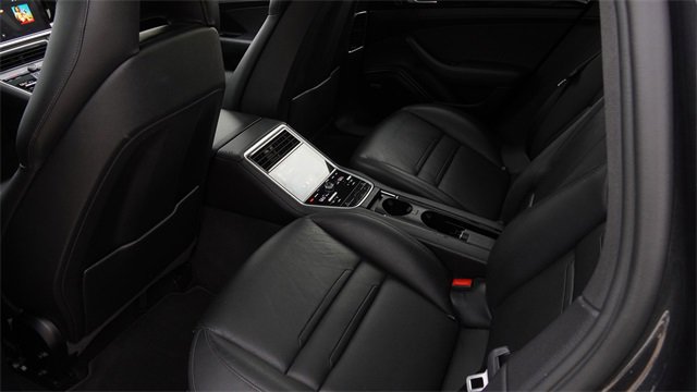 Used 2020 Porsche Panamera 4 image 14