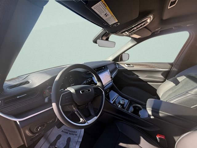 New 2026 Jeep Grand Cherokee Altitude image 17