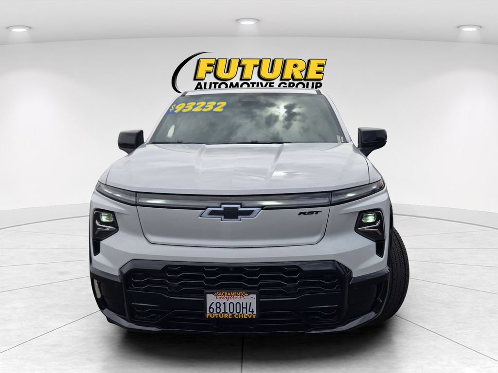 Used 2025 Chevrolet Silverado EV RST AWD/4WD image 2