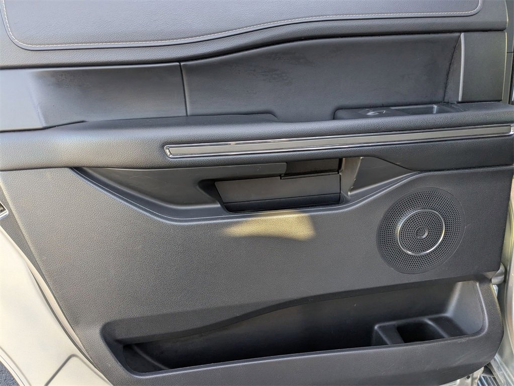 Used 2023 Ford Expedition Max XLT image 28