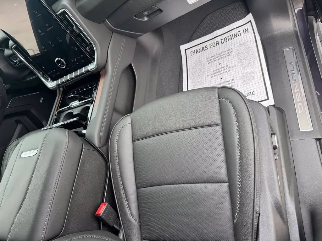 New 2026 GMC Yukon XL Denali w/ Denali Reserve Package AWD/4WD image 15
