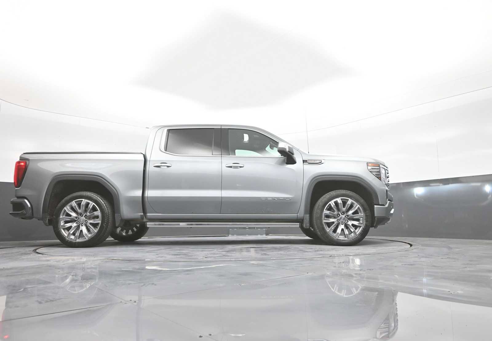 Used 2024 GMC Sierra 1500 Denali w/ Denali Reserve Package AWD/4WD image 43