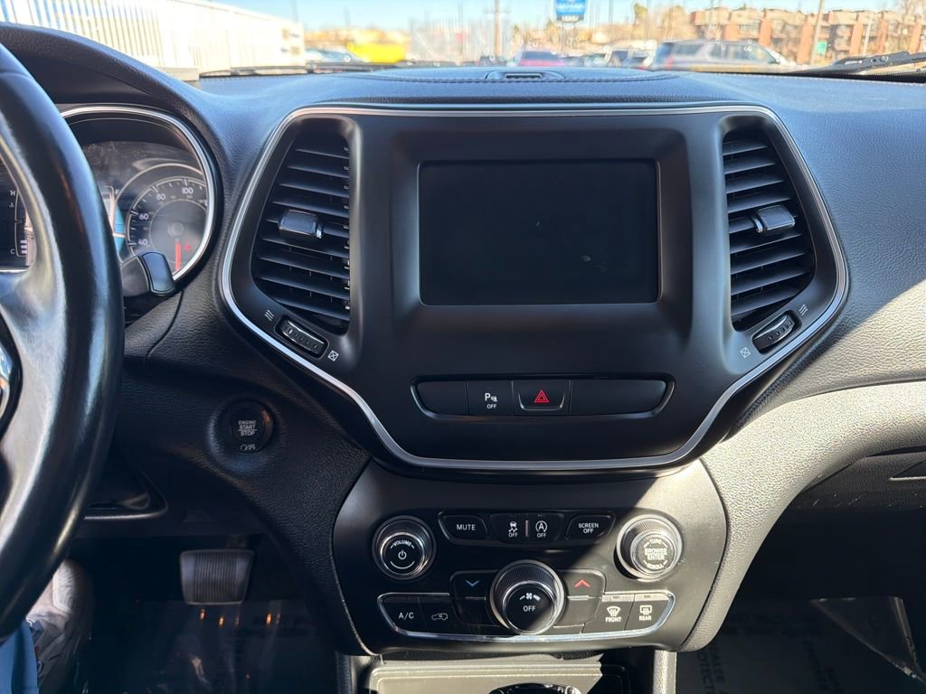 Used 2019 Jeep Cherokee Altitude image 17