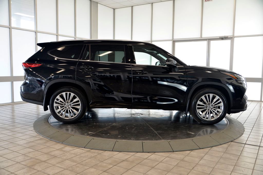 Used 2022 Toyota Highlander Platinum AWD/4WD image 9