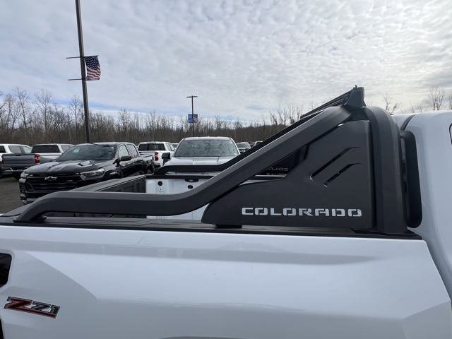 New 2025 Chevrolet Colorado Z71 w/ Midnight Edition image 9