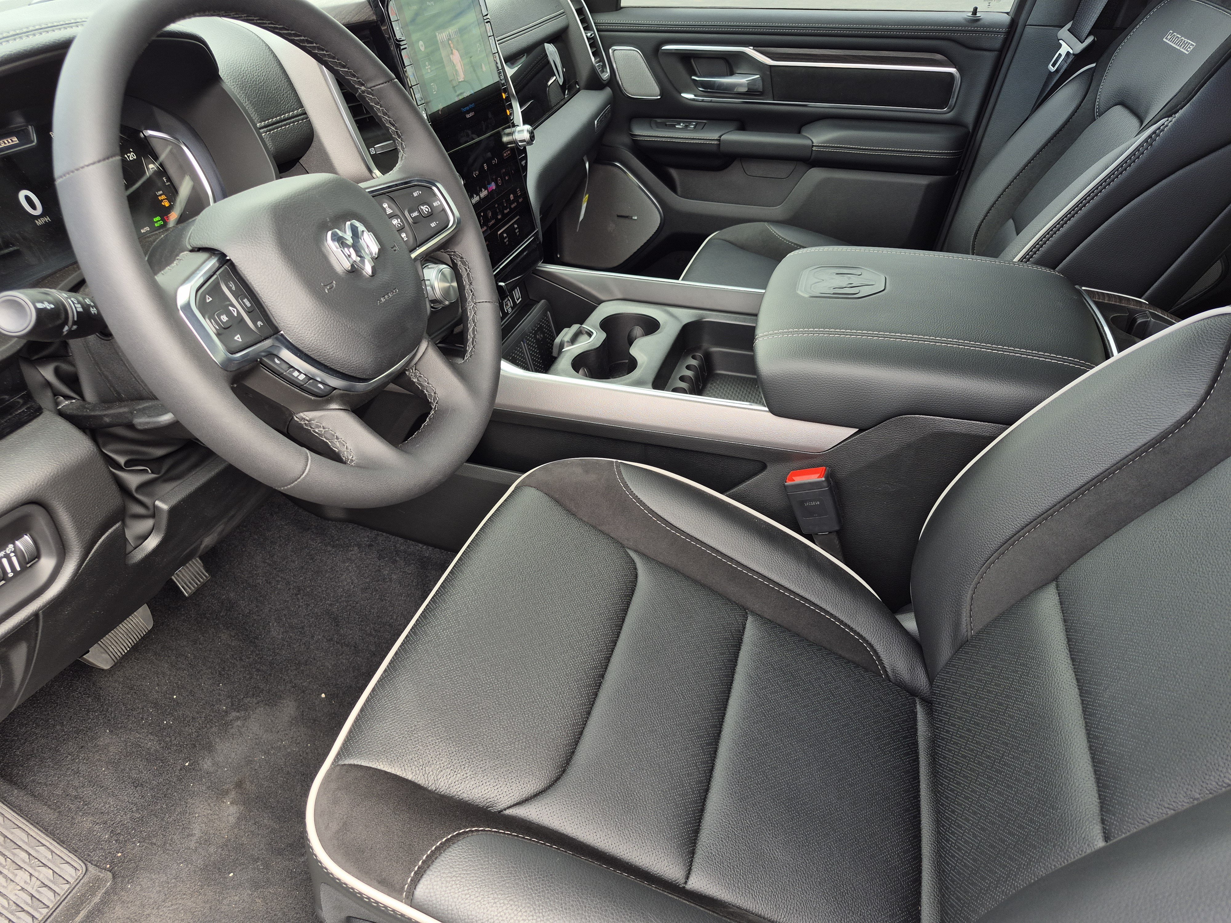 New 2026 RAM 1500 Laramie AWD/4WD image 22