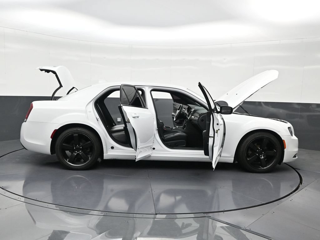 Used 2020 Chrysler 300 S RWD image 31