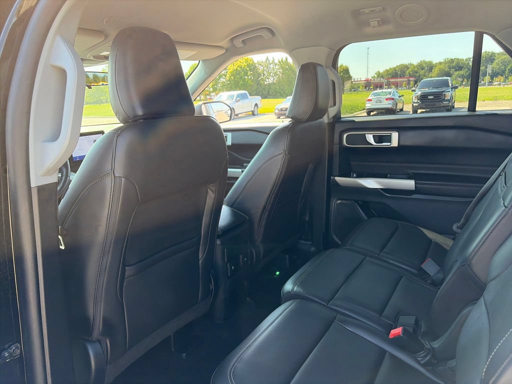 Used 2023 Ford Explorer XLT w/ Equipment Group 202A AWD/4WD image 25