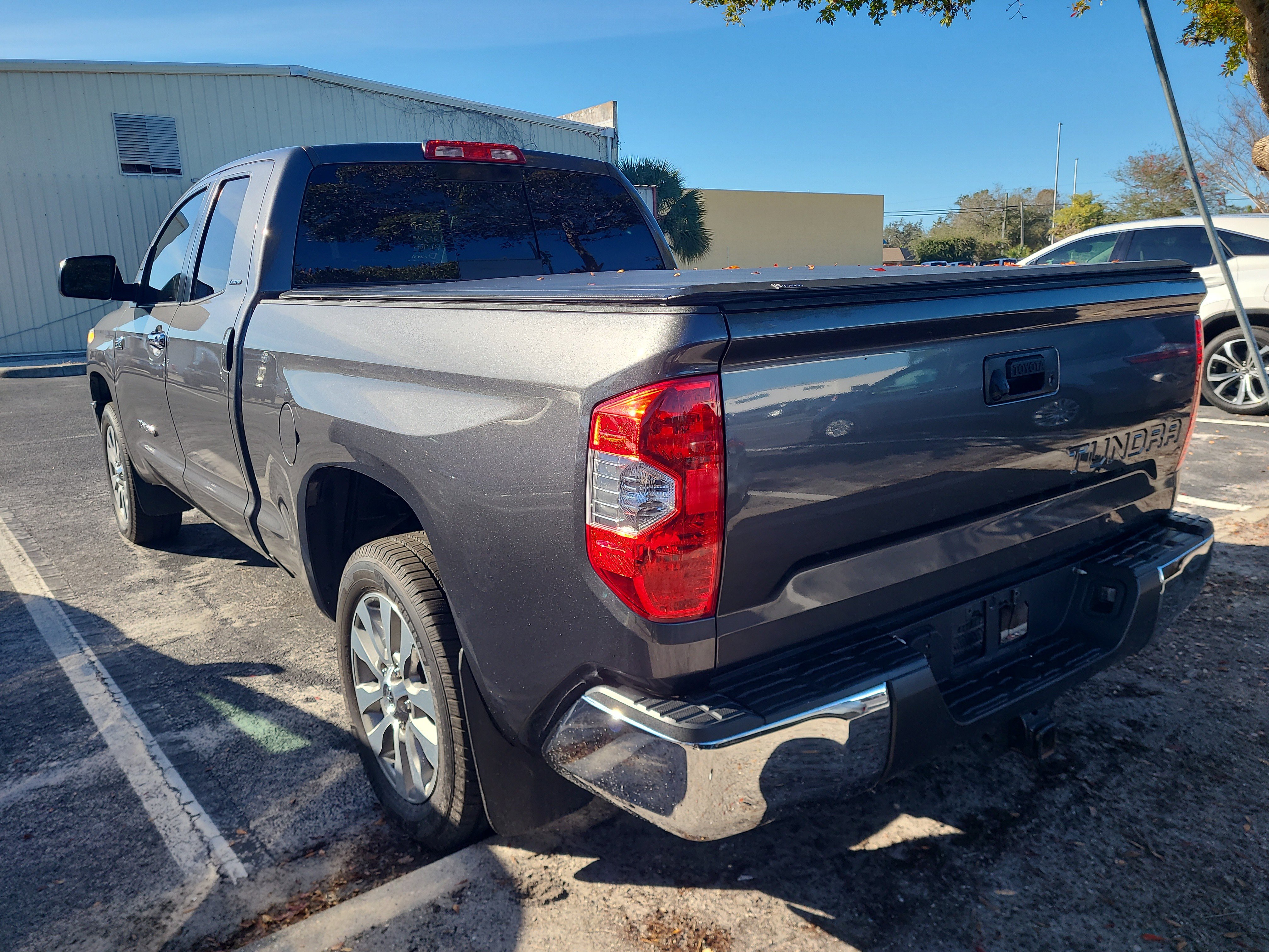 Used 2014 Toyota Tundra Limited image 4