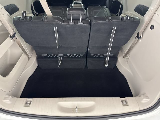 Used 2023 Chrysler Pacifica Touring-L FWD image 25