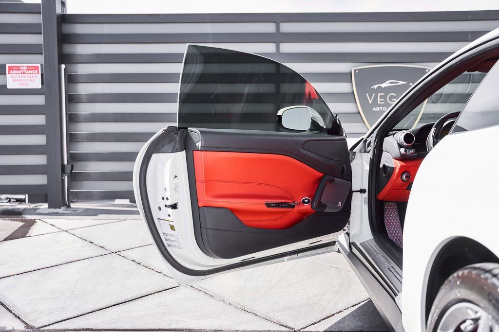 Used 2019 Ferrari GTC4Lusso image 31