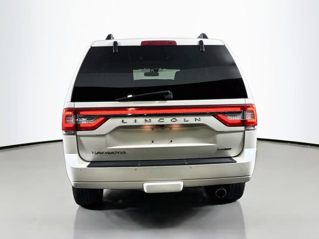 Used 2016 Lincoln Navigator Reserve AWD/4WD image 6
