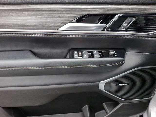 Certified 2024 Jeep Wagoneer L Series II w/ Flexible Seating Group image 17