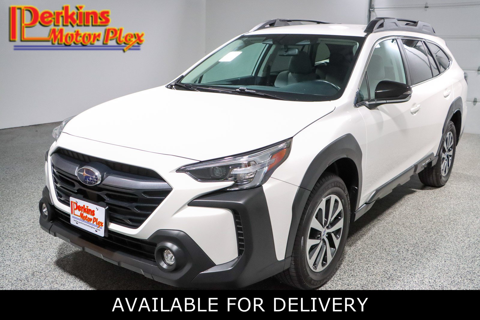 Used 2024 Subaru Outback Premium AWD/4WD image 1