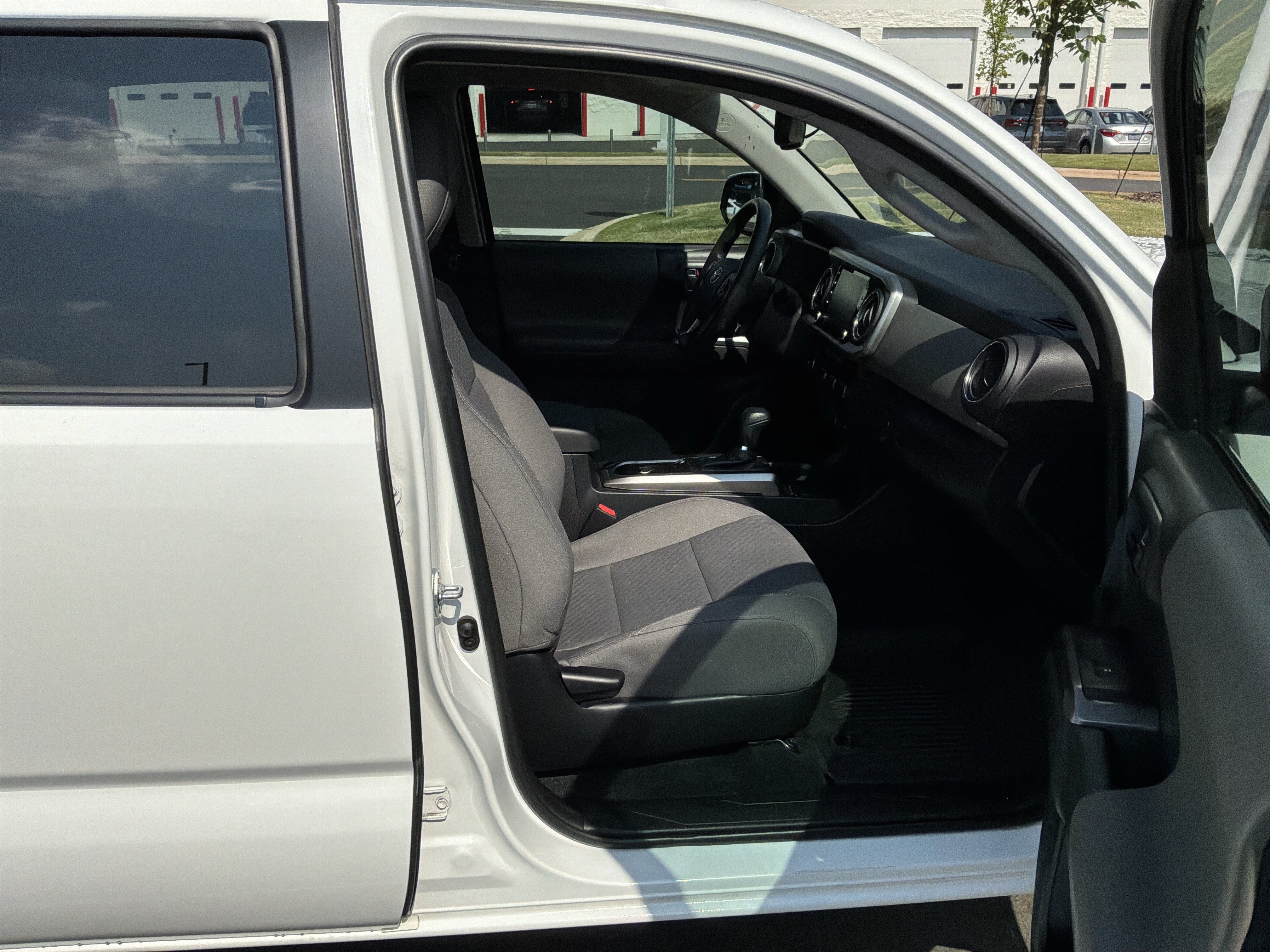 Used 2023 Toyota Tacoma SR5 w/ Technology Package RWD image 32