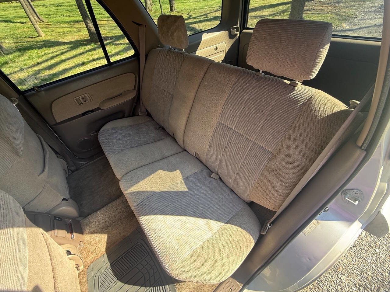 Used 2000 Toyota 4Runner SR5 AWD/4WD image 28