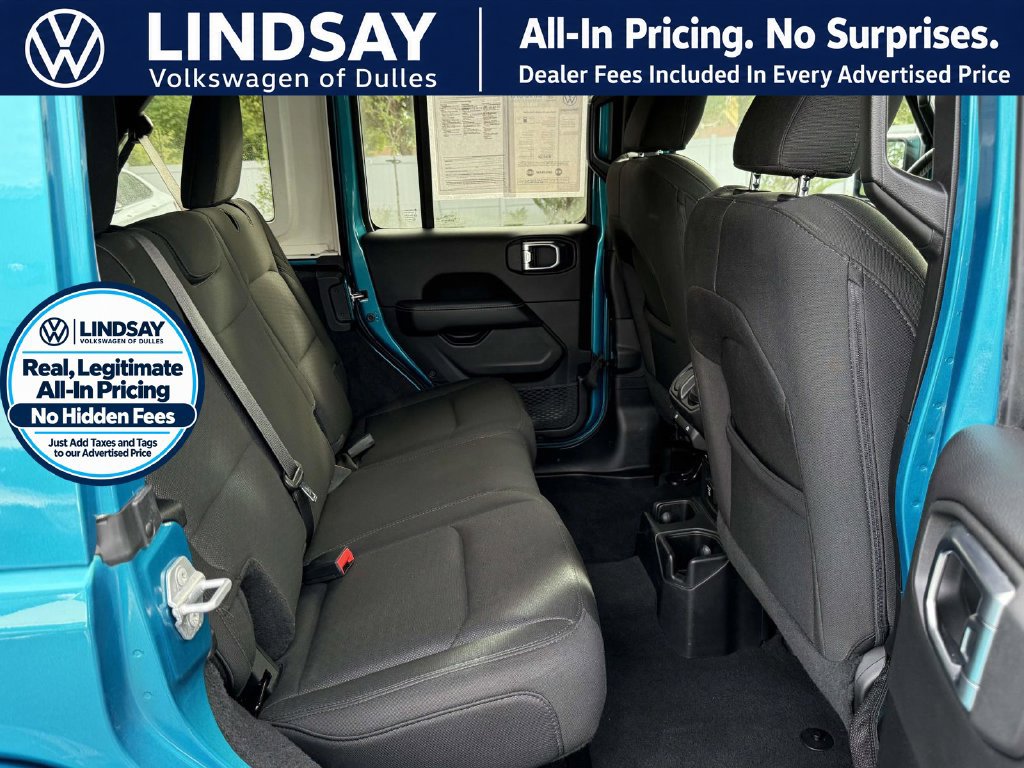 Used 2019 Jeep Wrangler Unlimited Sahara AWD/4WD image 13