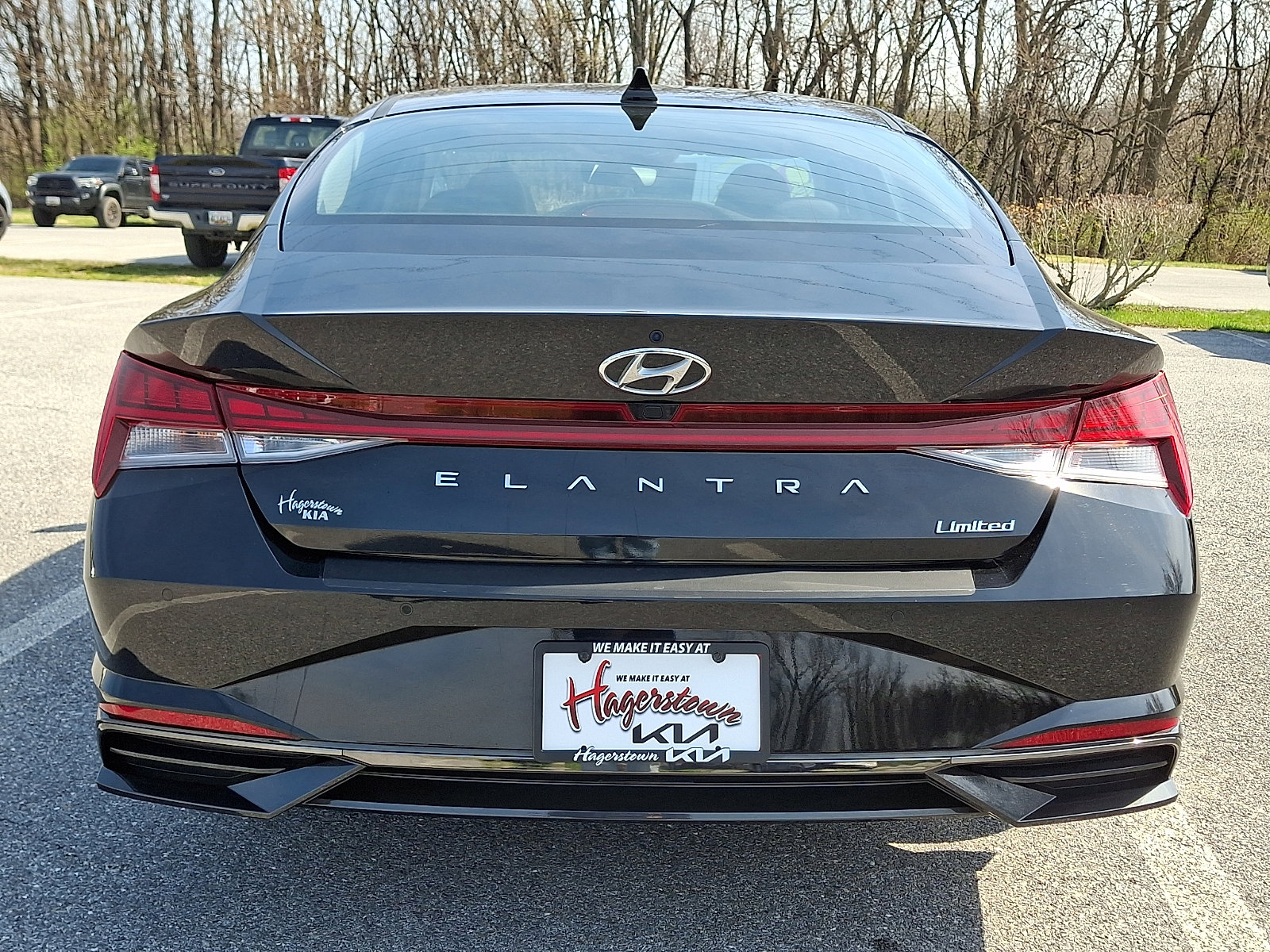 Used 2023 Hyundai Elantra Limited image 5