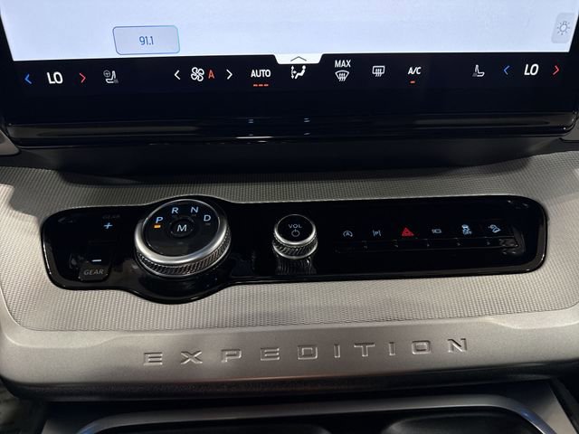 Used 2025 Ford Expedition Active AWD/4WD image 15