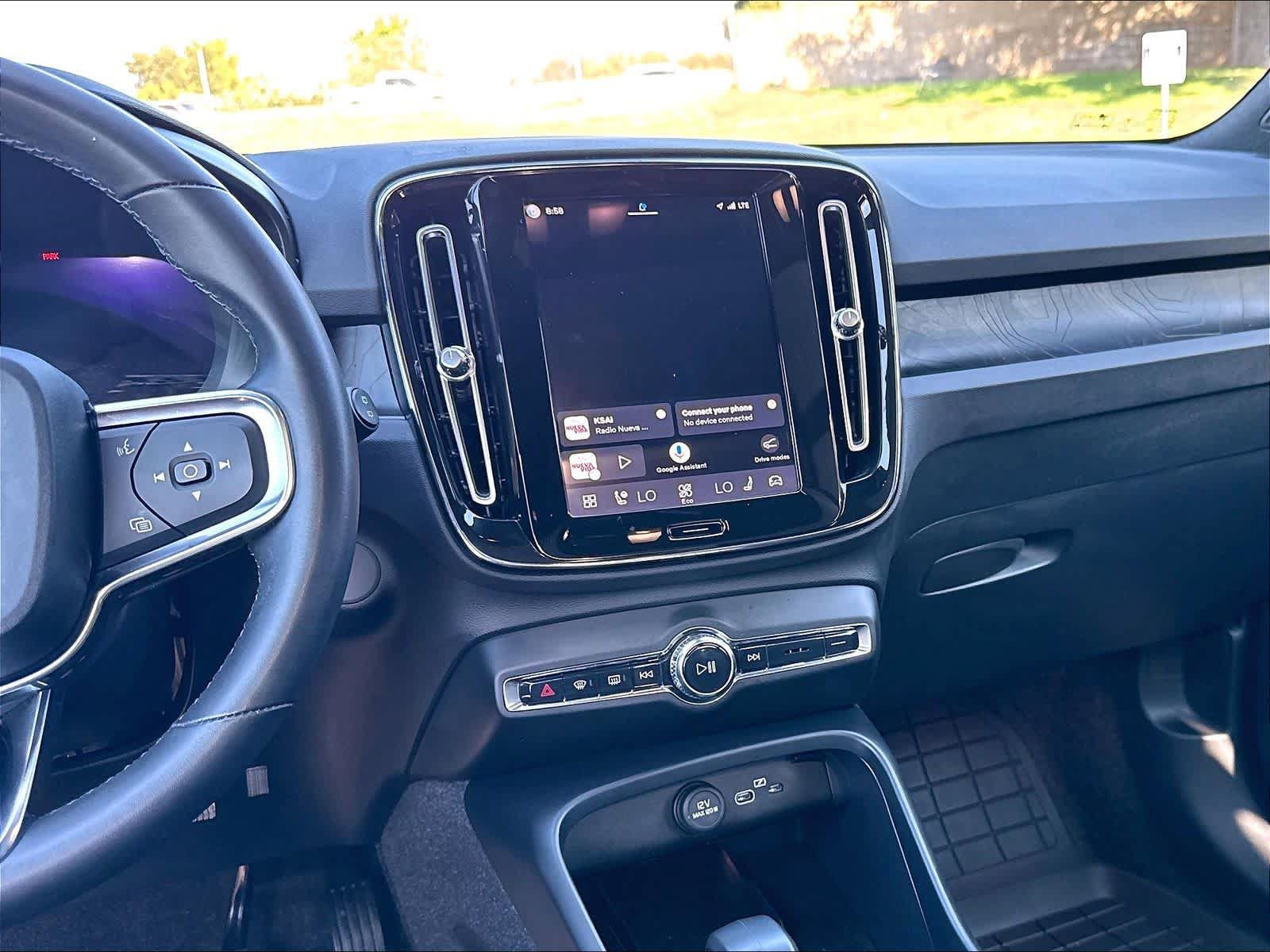 Used 2023 Volvo XC40 Recharge Ultimate w/ Protection Package Premier AWD/4WD image 9