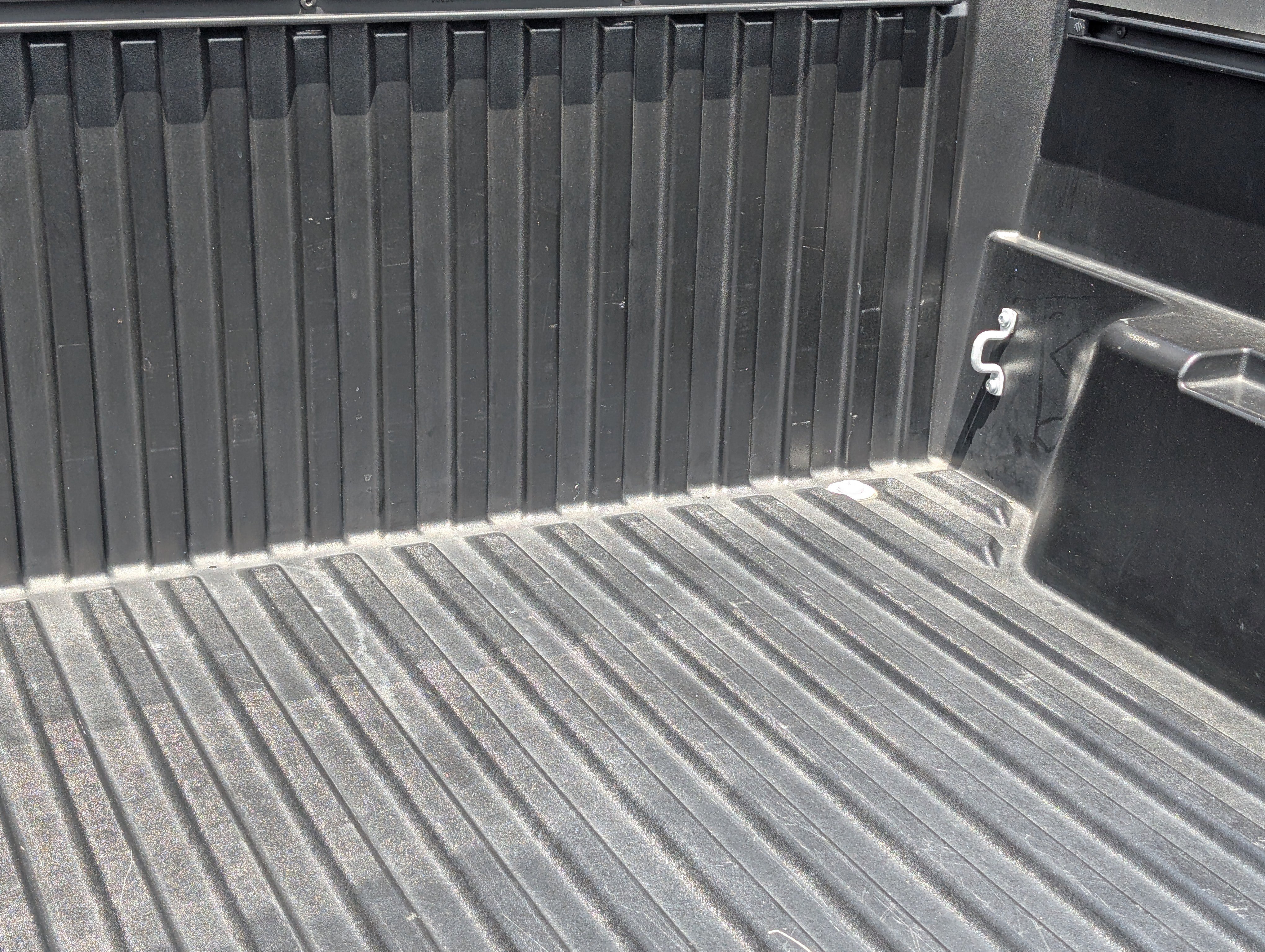 Used 2025 Toyota Tacoma SR5 RWD image 10