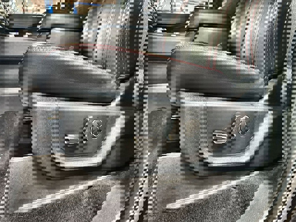 Used 2021 Ford Expedition Limited image 13