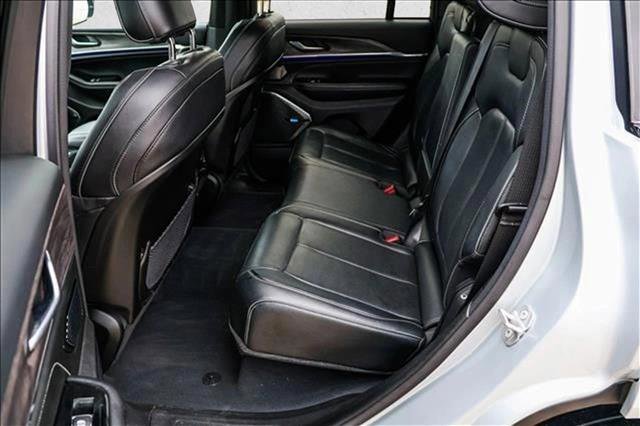 Used 2022 Jeep Grand Cherokee Overland AWD/4WD image 22