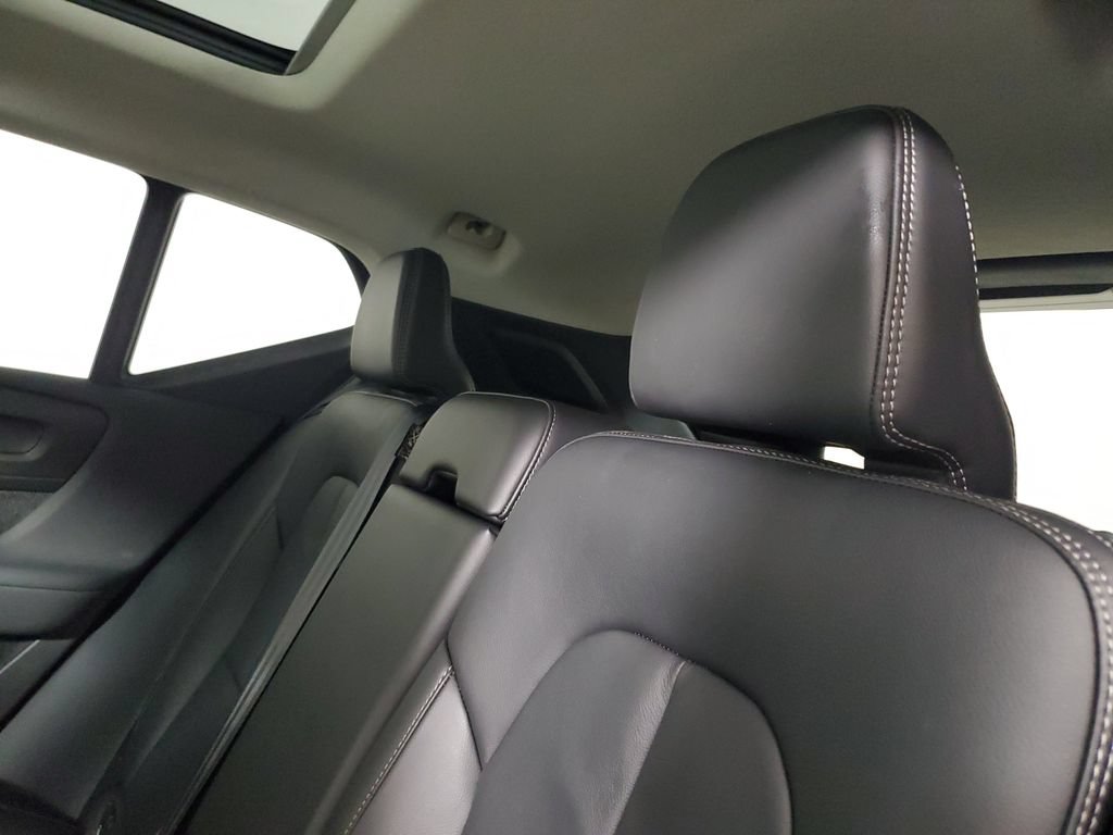 Certified 2024 Volvo XC40 B5 Ultimate w/ Protection Package Premier AWD/4WD image 11