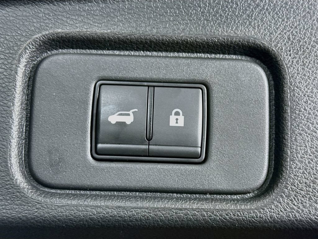 Certified 2024 Nissan Pathfinder Platinum w/ Black Appearance Package AWD/4WD image 32