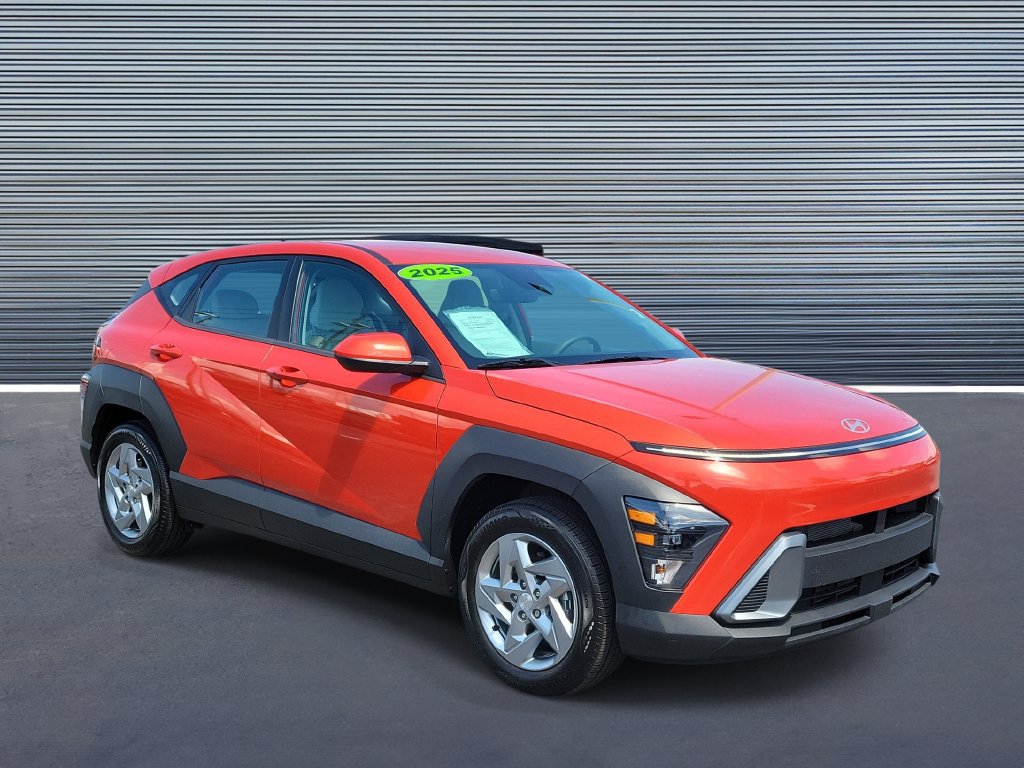Used 2025 Hyundai Kona SE FWD image 2